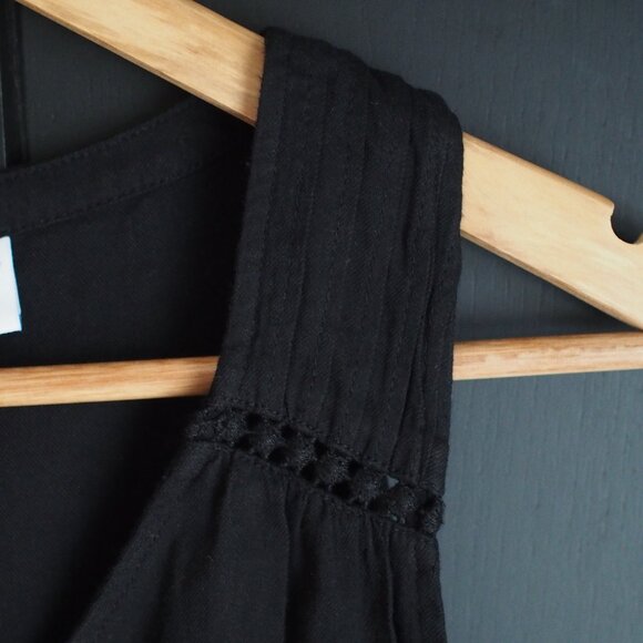 Old Navy | NWT Sleeveless Black Blouse w Embroidered Lace Detail - Picture 4 of 8